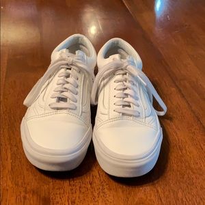 true white old skool tumble vans